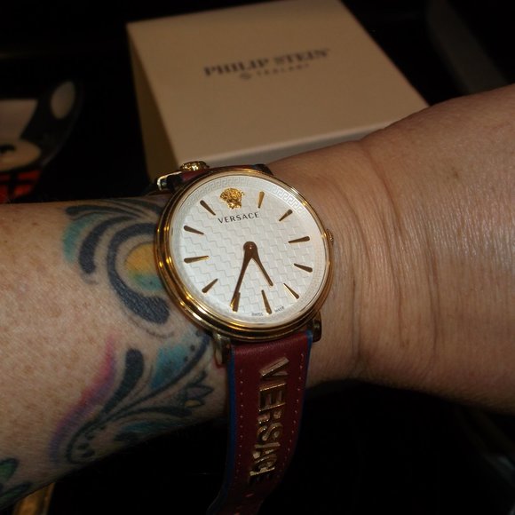 Beautiful Versace Watch - Picture 5 of 5